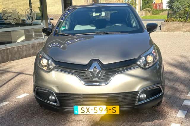 Renault Captur (2015) thumbnail 3