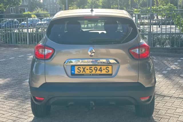 Renault Captur (2015) thumbnail 5
