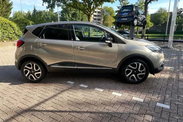 Renault Captur (2015) thumbnail 6