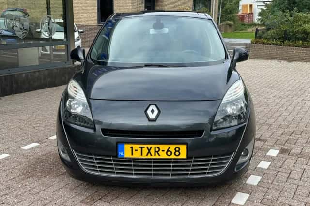 Renault Scénic (2009) thumbnail 3