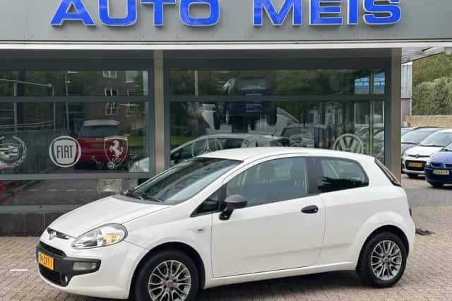 Fiat Punto (2010) thumbnail 1