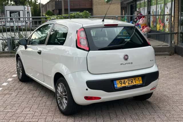 Fiat Punto (2010) thumbnail 4