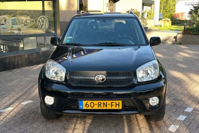 Toyota RAV4 (2005) thumbnail 3