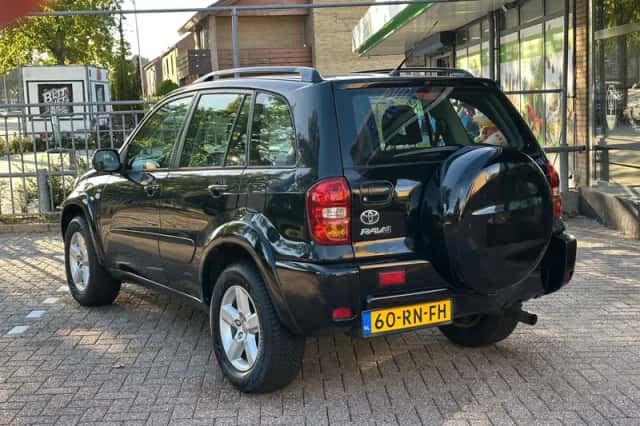 Toyota RAV4 (2005) thumbnail 4