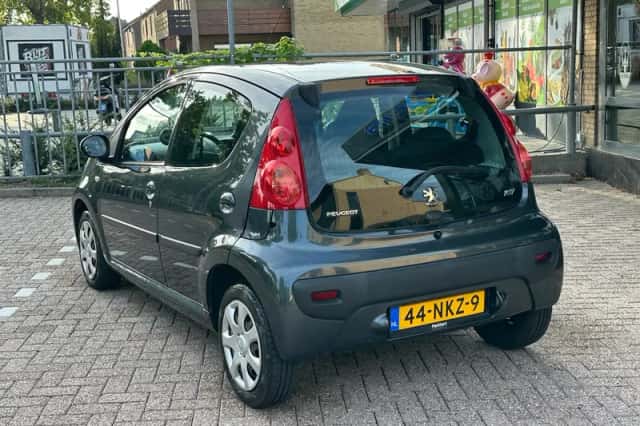 Peugeot 107 (2010) thumbnail 4