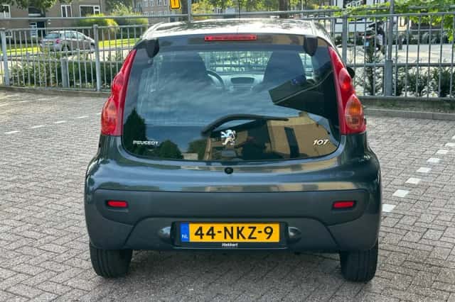 Peugeot 107 (2010) thumbnail 5