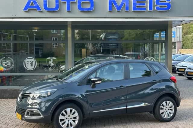 Renault Captur (2016) thumbnail 1