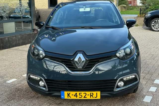 Renault Captur (2016) thumbnail 3