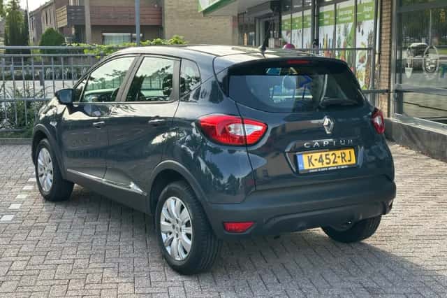 Renault Captur (2016) thumbnail 4