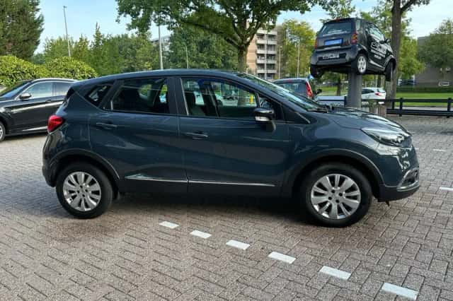 Renault Captur (2016) thumbnail 6