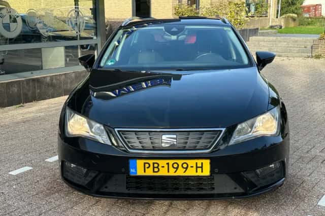 SEAT Leon (2017) thumbnail 2