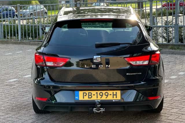 SEAT Leon (2017) thumbnail 4