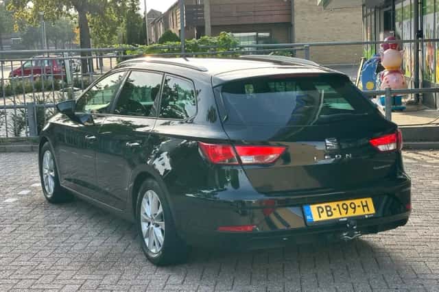 SEAT Leon (2017) thumbnail 5