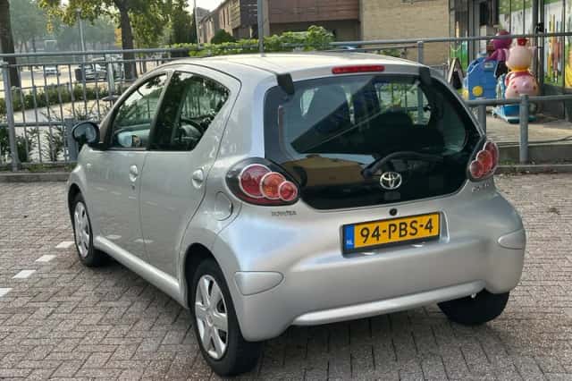 Toyota Aygo (2011) thumbnail 4