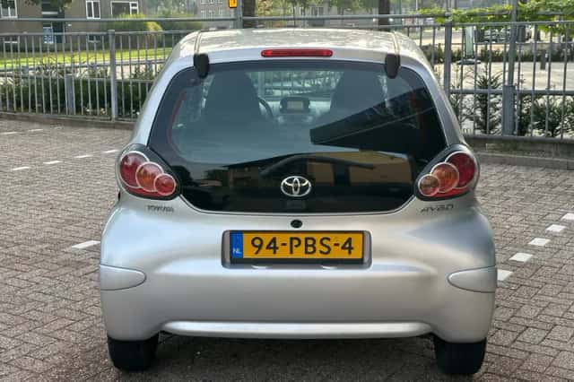 Toyota Aygo (2011) thumbnail 5