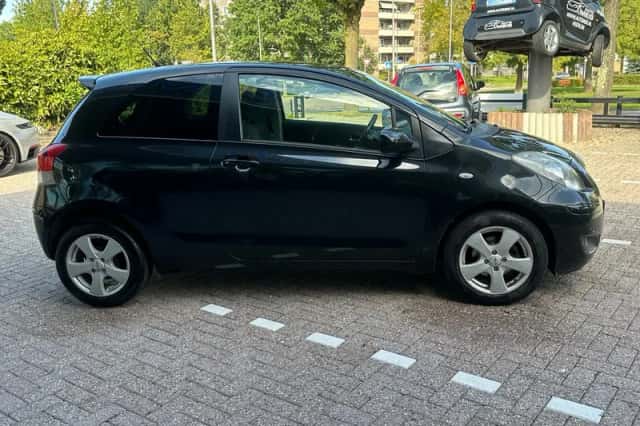Toyota Yaris (2009) thumbnail 6
