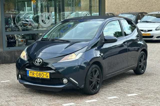 Toyota Aygo (2015) thumbnail 2