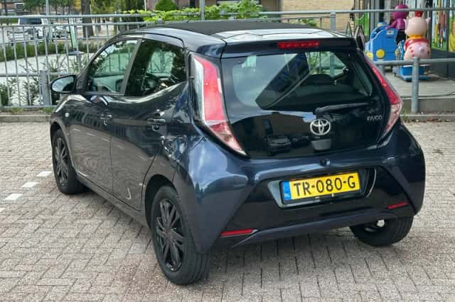 Toyota Aygo (2015) thumbnail 6