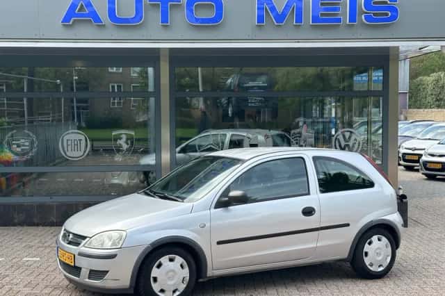 Opel Corsa (2005) thumbnail 1