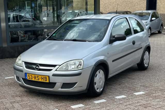 Opel Corsa (2005) thumbnail 2