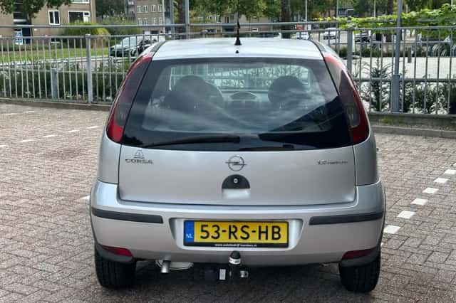 Opel Corsa (2005) thumbnail 5
