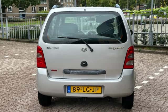Suzuki Wagon R+ (2003) thumbnail 5