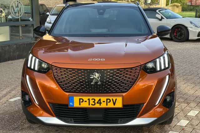 Peugeot e-2008 (2020) thumbnail 3