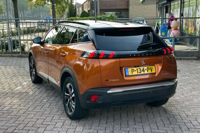 Peugeot e-2008 (2020) thumbnail 5