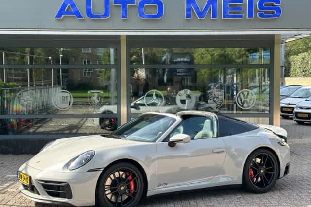 Porsche 911 (2024) thumbnail 1