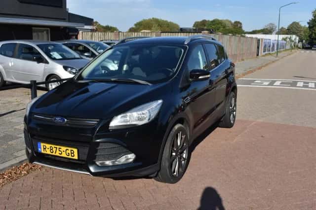 Ford Kuga (2013) thumbnail 1
