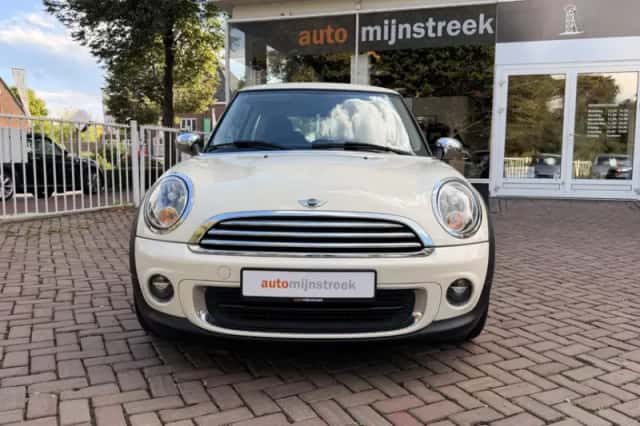 MINI One (2013) thumbnail 4