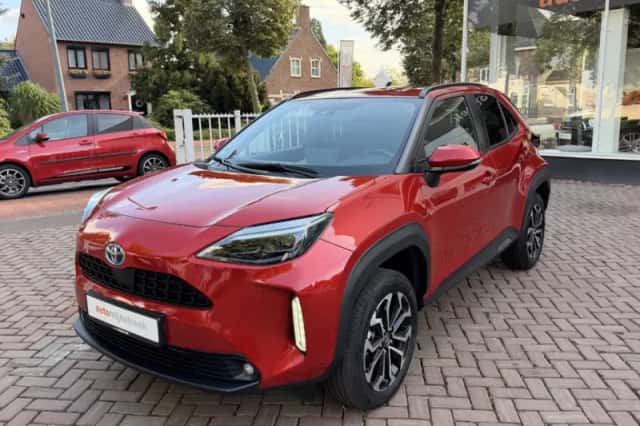 Toyota Yaris Cross (2023) thumbnail 3