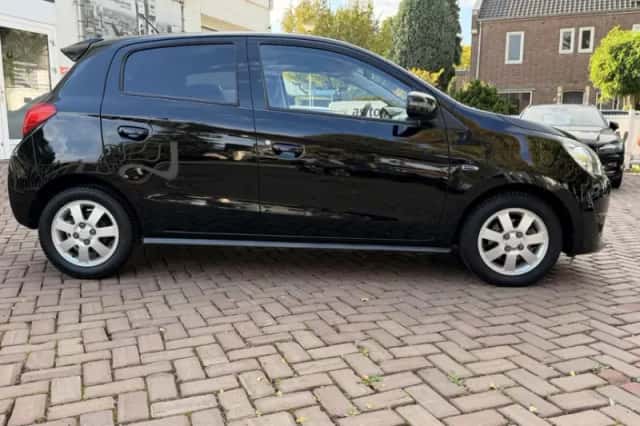 Mitsubishi Space Star (2014) thumbnail 6