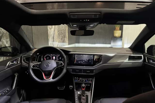 Volkswagen Polo (2022) thumbnail 2