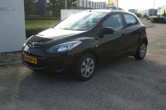 Mazda 2 (2011) thumbnail 1
