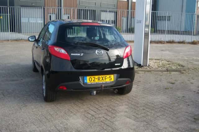 Mazda 2 (2011) thumbnail 4