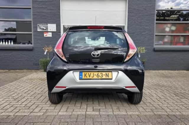 Toyota Aygo (2015) thumbnail 4