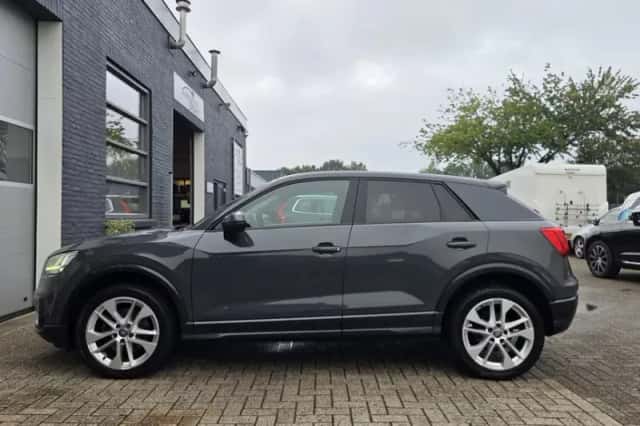 Audi Q2 (2017) thumbnail 2