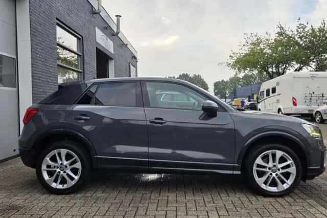 Audi Q2 (2017) thumbnail 6
