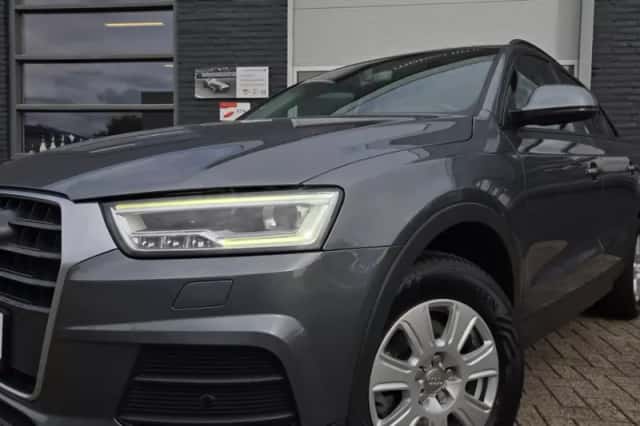 Audi Q3 (2015) thumbnail 2