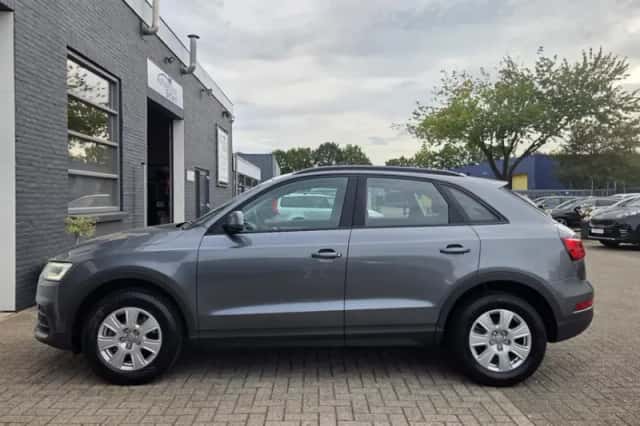 Audi Q3 (2015) thumbnail 3