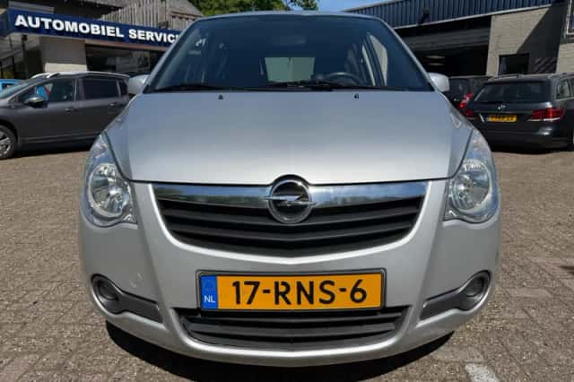 Opel Agila (2011) thumbnail 2