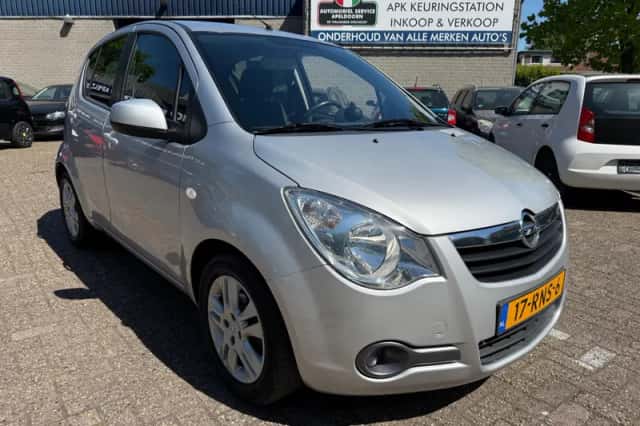 Opel Agila (2011) thumbnail 3