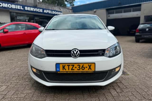 Volkswagen Polo (2013) thumbnail 2