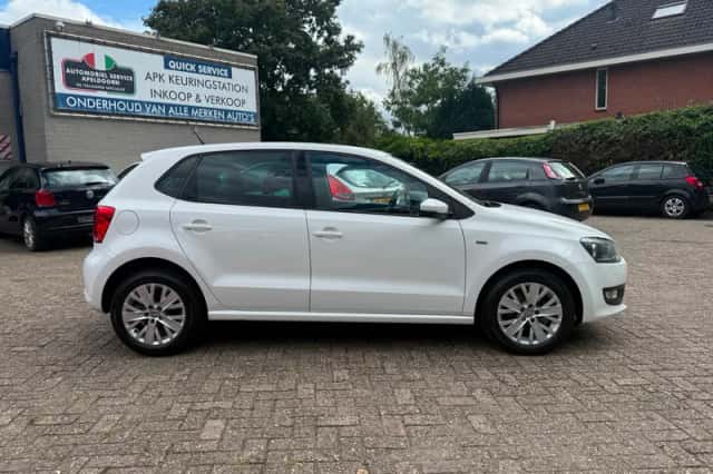 Volkswagen Polo (2013) thumbnail 4