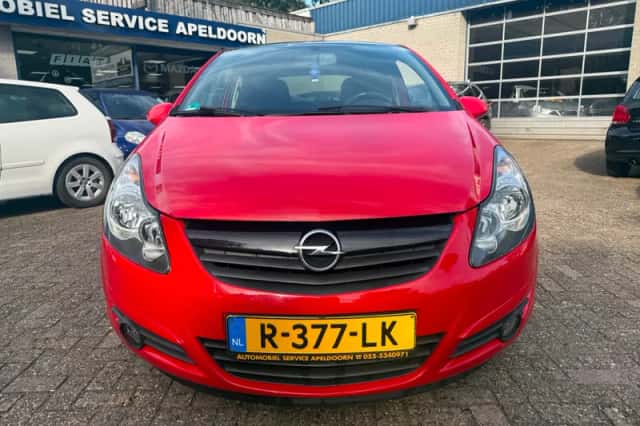 Opel Corsa (2010) thumbnail 2