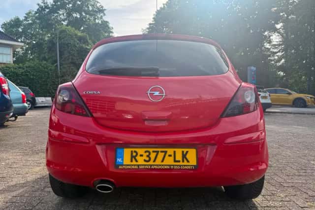 Opel Corsa (2010) thumbnail 6