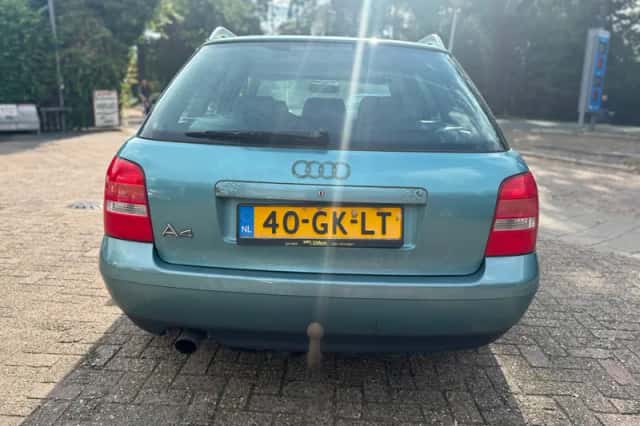 Audi A4 (2001) thumbnail 6