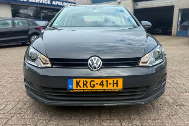 Volkswagen Golf (2013) thumbnail 2