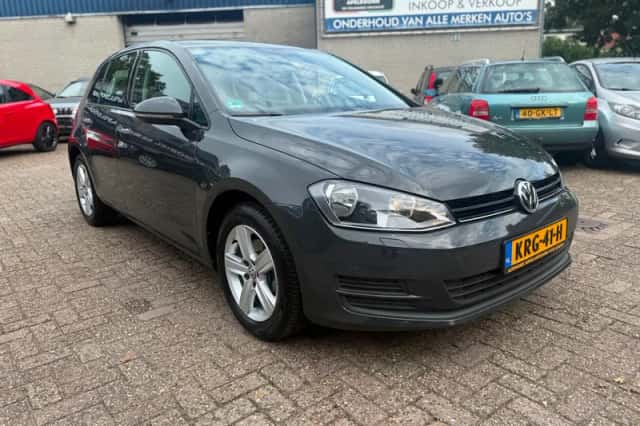 Volkswagen Golf (2013) thumbnail 3